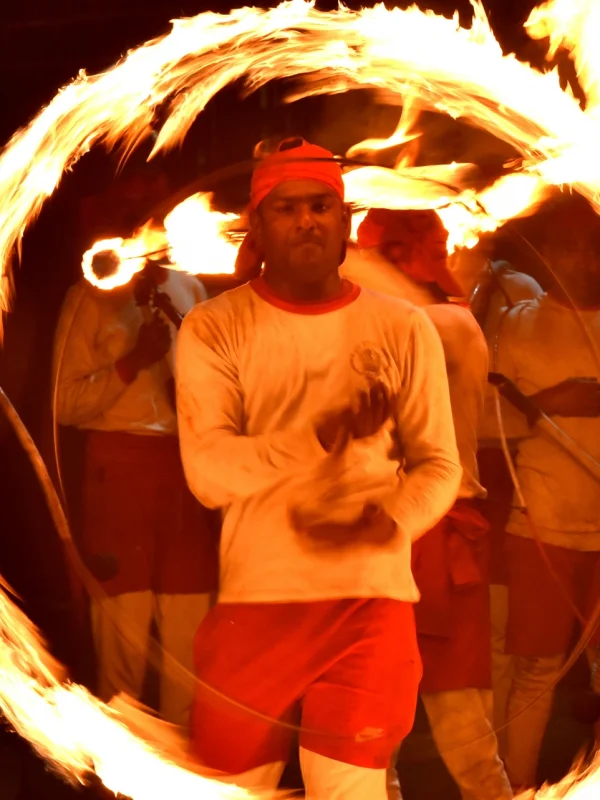 Kandy Perahera fireball performer